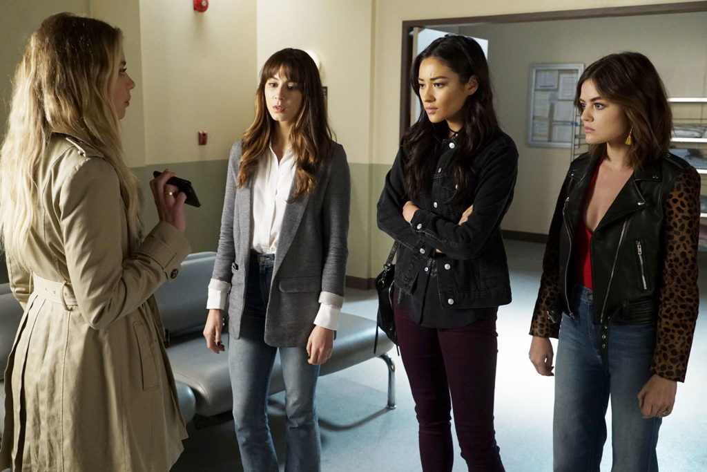 Hanna and the Pretty Little Liars in a hospital in Season 7 Episode 13